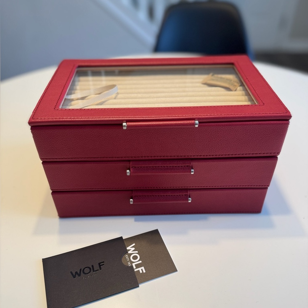 WOLF Red Jewelry Storage Case Premium Accessories